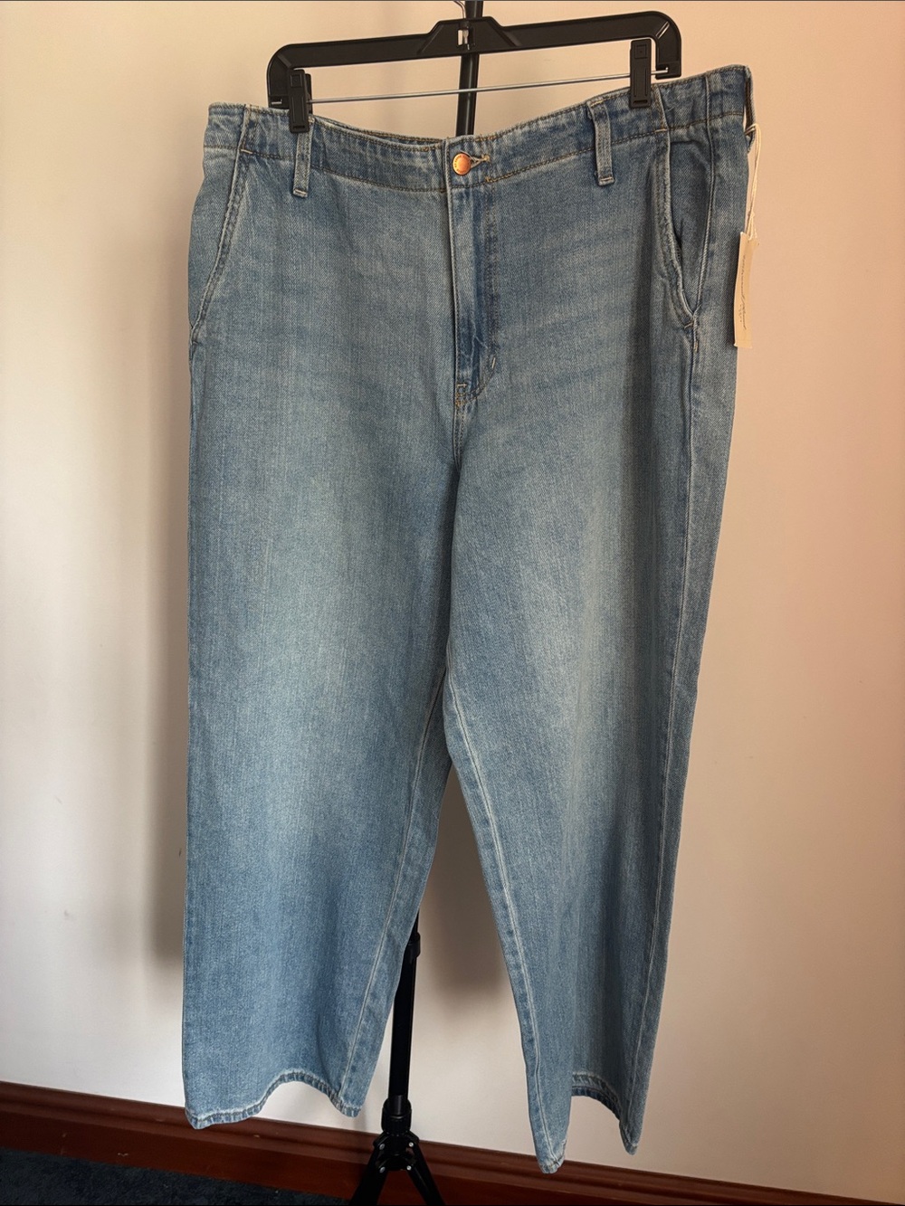 Universal Thread Light Blue Denim Jeans with Contrast Stitching